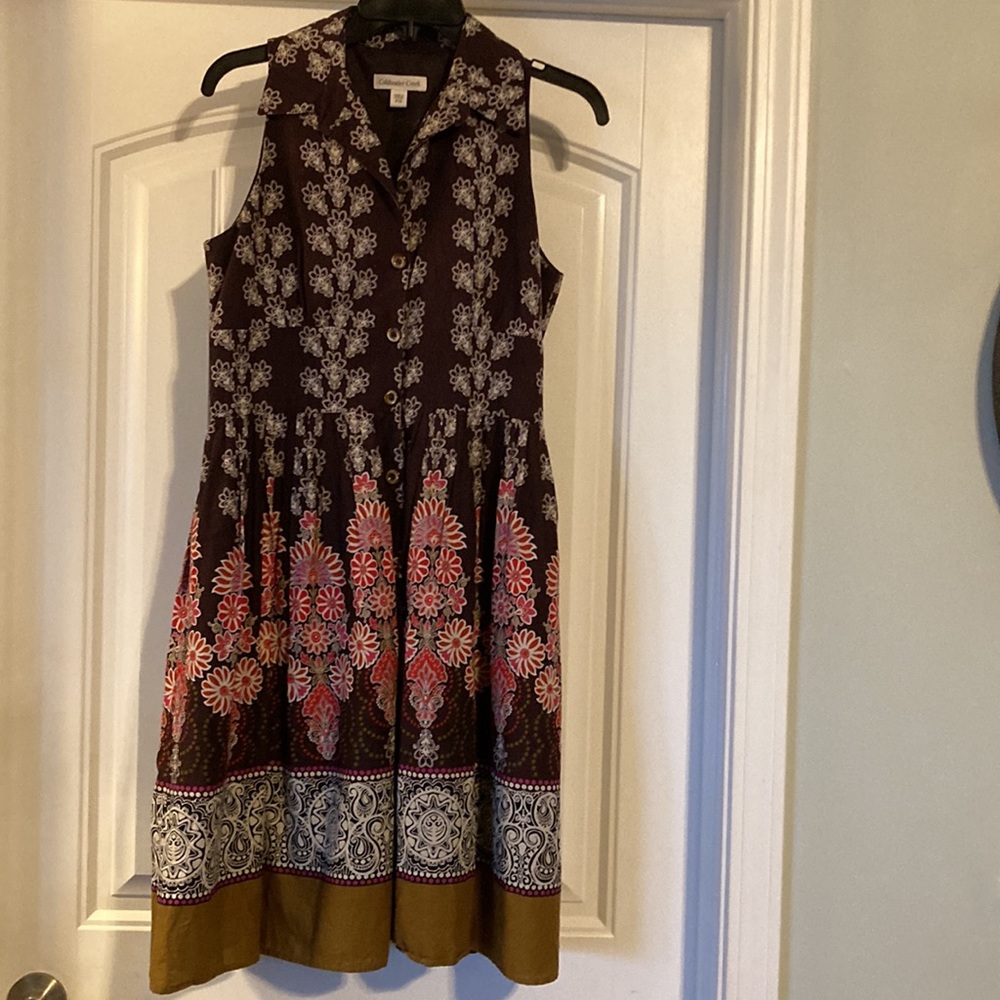 Sleeveless midi length dress